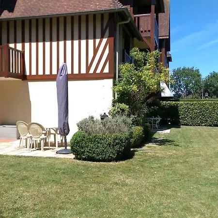 Deauville, 115 M2 - 3 Chambres, En Rez De Jardin Appartement Deauville